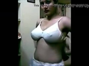 Juicy boobs bengali boudi