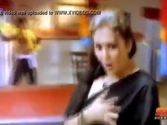 Sexy Sona Aunty in malayalam item song